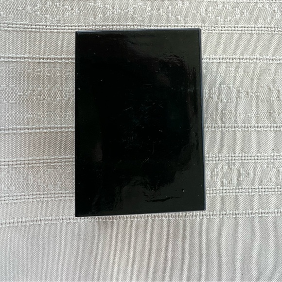 Vintage lacquered Russian PALEKH hand painted trinket box w/signature - Picture 6 of 7